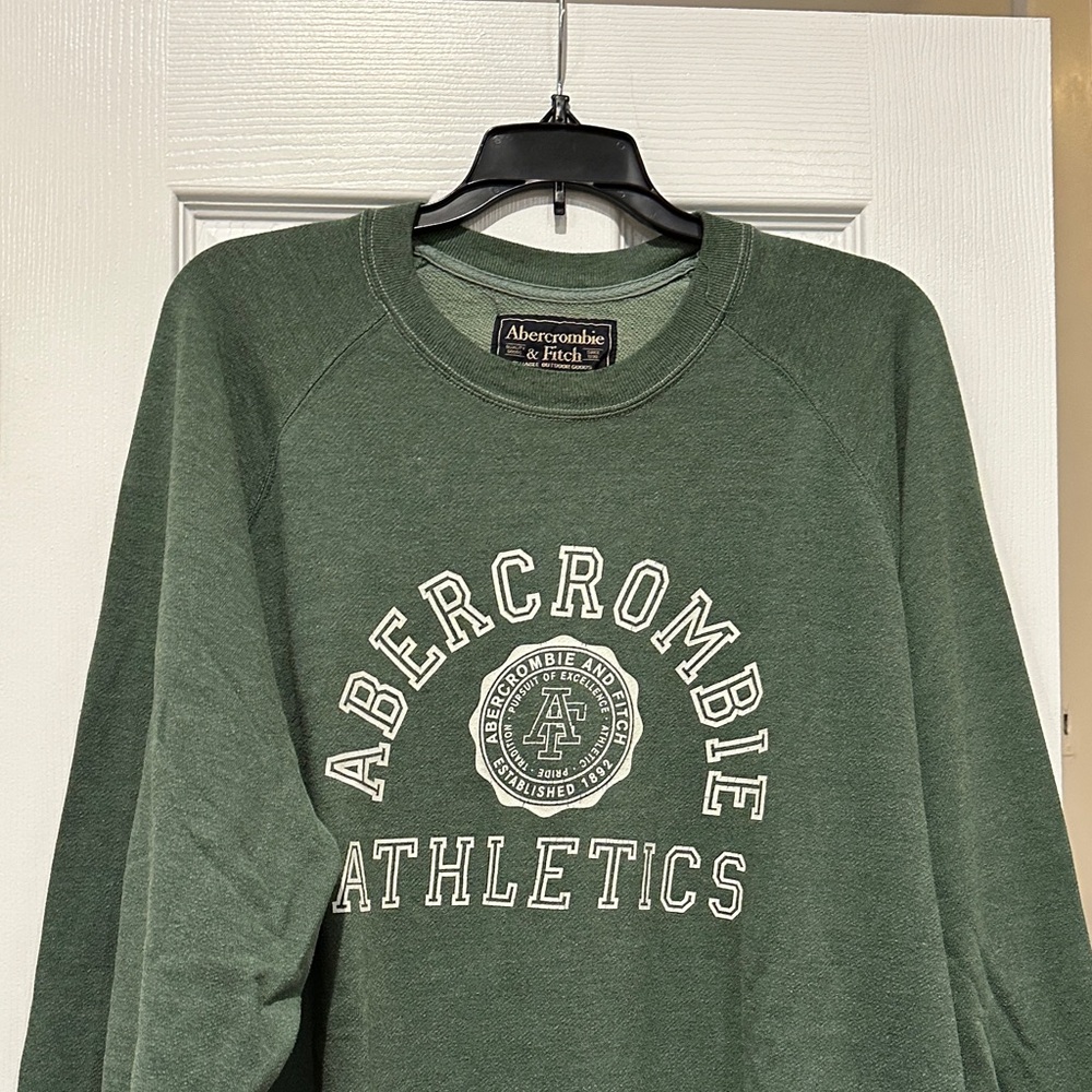 Abercrombie & Fitch Men's Crewneck in Forest Green